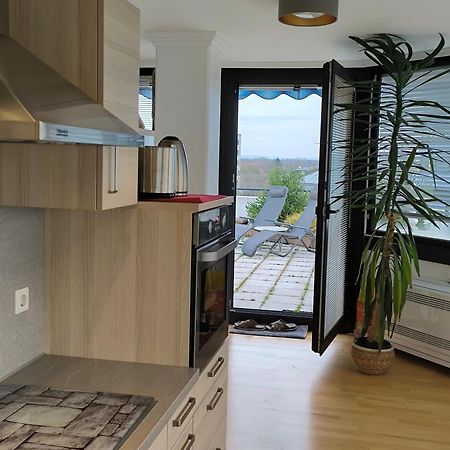 Im Herzen Von Wiesdorf- Blick Auf Das Bayer-Kreuz -Appartement Mit 2 Schlafzimmern-Fuer 3 Personen -Zentral Gelegen - Friedrich Ebert Platz 5A , 4Te Etage - Dachterrasse Und Sauna - Kaution Pflicht - Leverkusen Extérieur photo