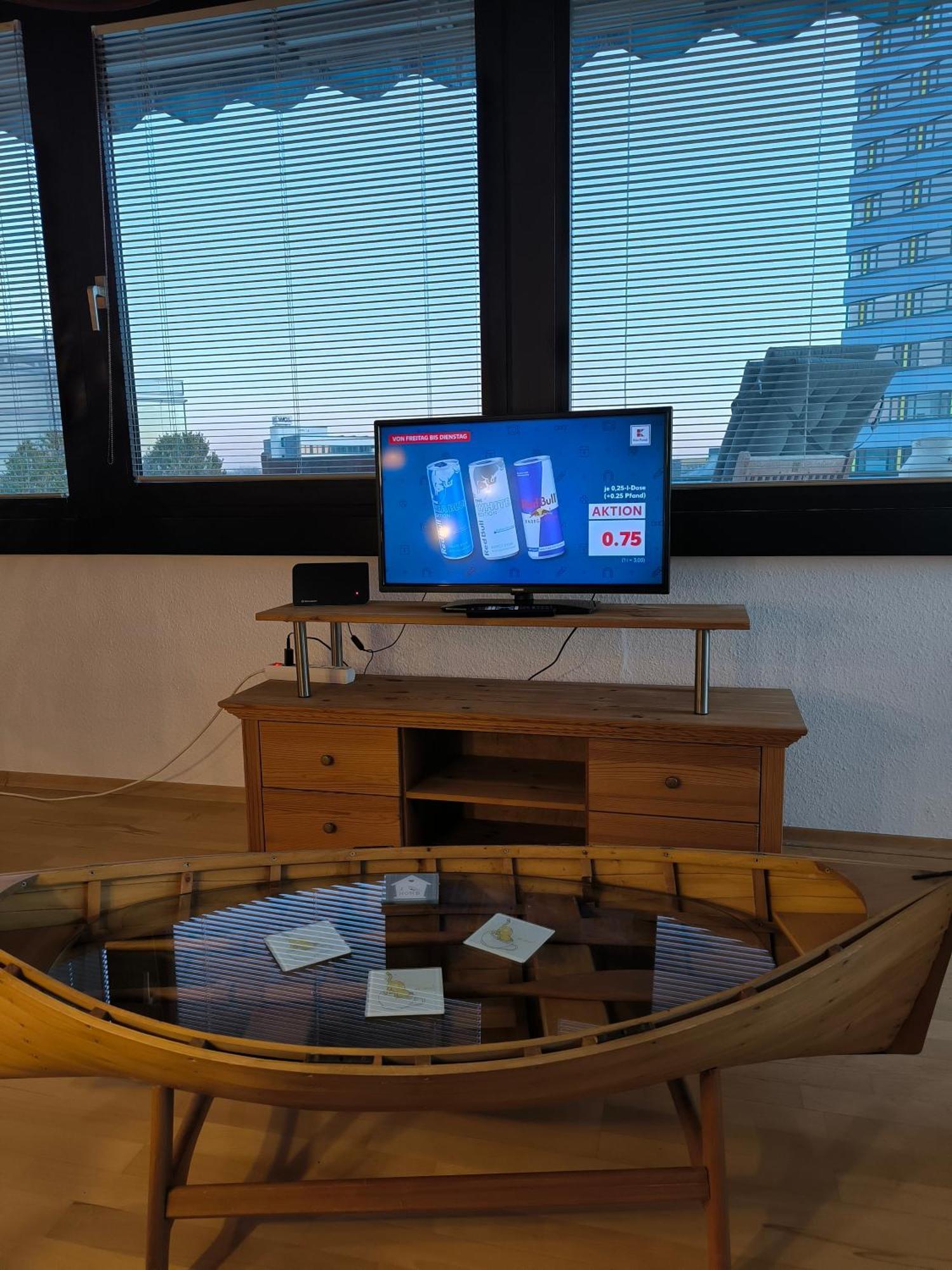 Im Herzen Von Wiesdorf- Blick Auf Das Bayer-Kreuz -Appartement Mit 2 Schlafzimmern-Fuer 3 Personen -Zentral Gelegen - Friedrich Ebert Platz 5A , 4Te Etage - Dachterrasse Und Sauna - Kaution Pflicht - Leverkusen Extérieur photo