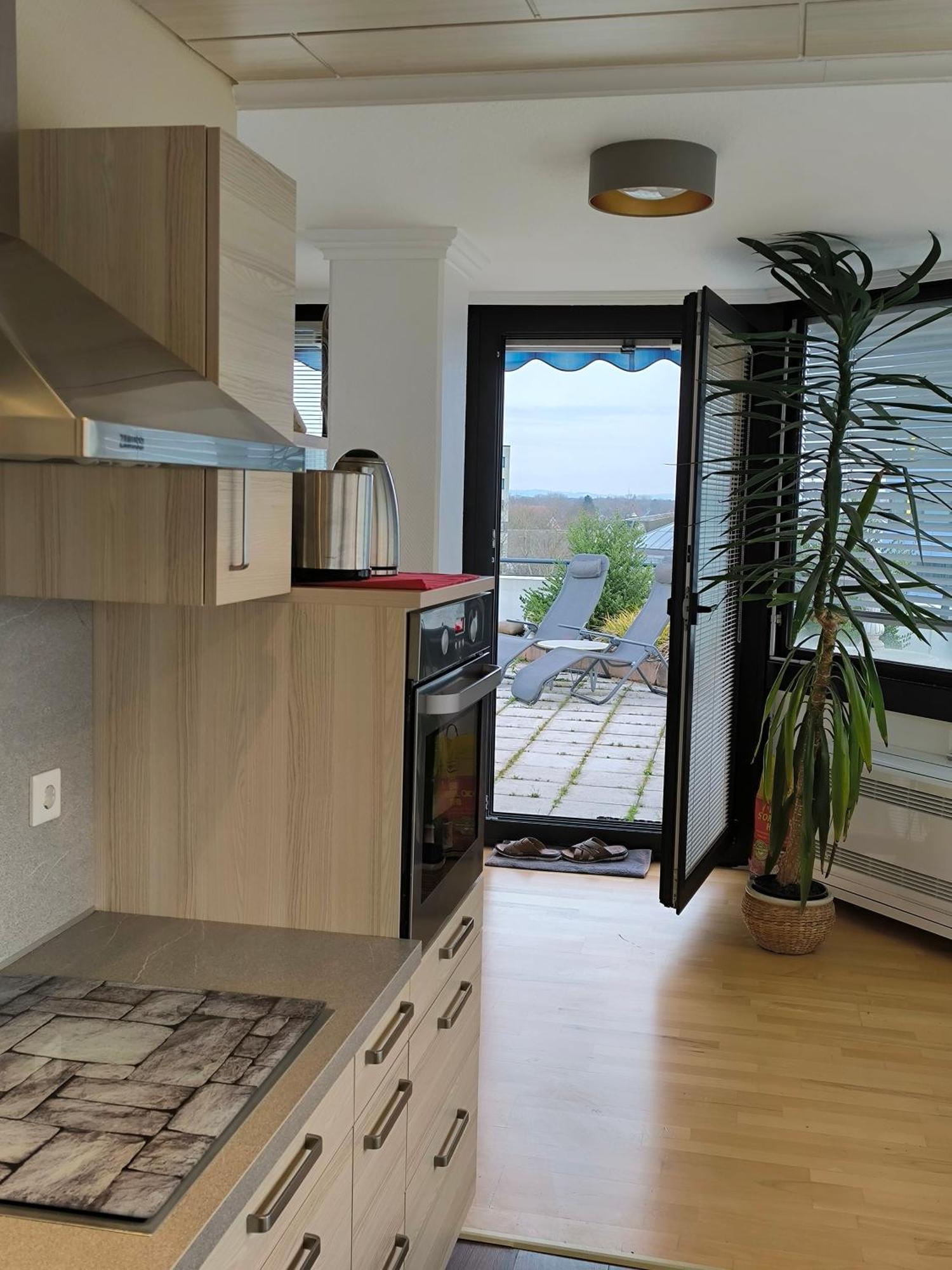 Im Herzen Von Wiesdorf- Blick Auf Das Bayer-Kreuz -Appartement Mit 2 Schlafzimmern-Fuer 3 Personen -Zentral Gelegen - Friedrich Ebert Platz 5A , 4Te Etage - Dachterrasse Und Sauna - Kaution Pflicht - Leverkusen Extérieur photo